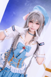 "Sword Star" phantom Yin Xuehua's new COS beautiful picture: her plump figure can't move her eyes away!